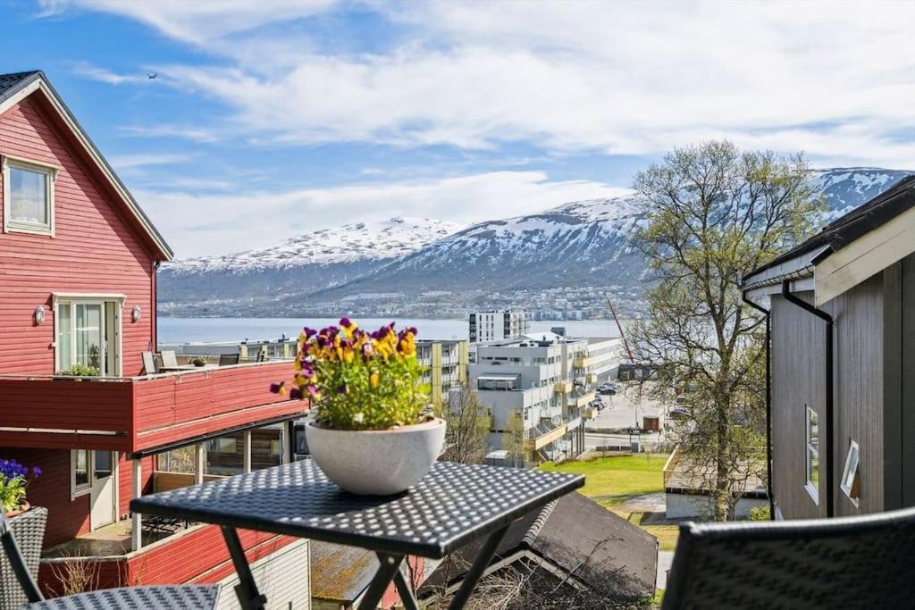 Cozy Little House In Tromso City Екстер'єр фото
