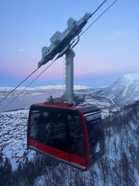 Cozy Little House In Tromso City Екстер'єр фото